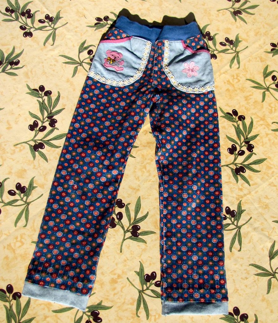 Spielhose aus Cordstoff