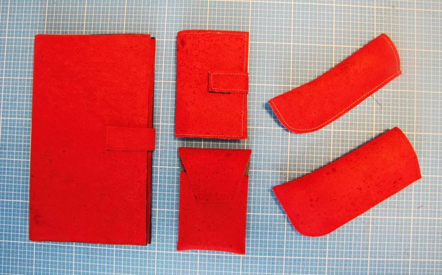 Visitenkartenetui, Handytasche, Dokumentenmappe, Brillenetui groß und klein aus Korkleder